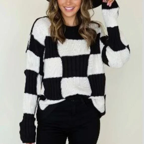 Black & White Checkered Crew Neck Sweater NWOT - Picture 1 of 3